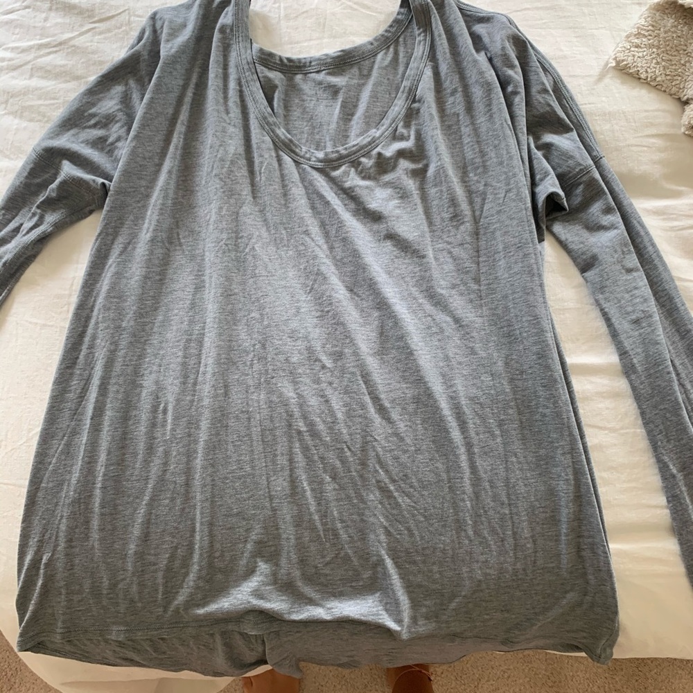 lululemon reversible long sleeve // 6